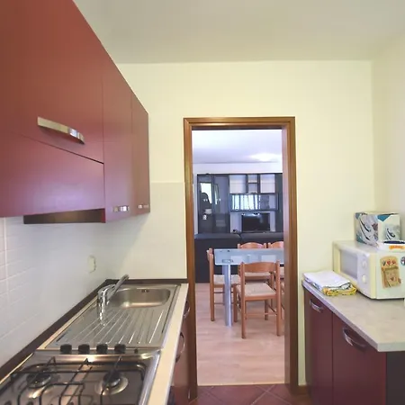Upscale In Banjole With Pool מדולין
