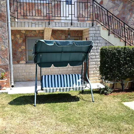 Upscale In Banjole With Pool *