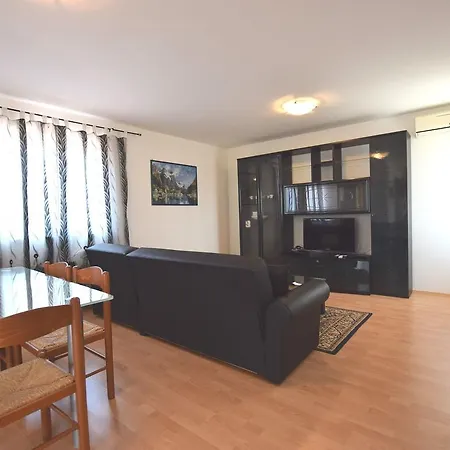 Upscale In Banjole With Pool * Медулин